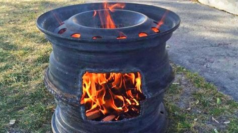 Old Tire Rims Make For The Best DIY Fire Pits! | DIY Joy Projects and Crafts Ideas Rim Fire Pit, Como Plantar Pitaya, Wheel Fire Pit, Diy Fire Pit Ideas, Upcycled Garden, Old Car Parts, Diy Projects For Men, Car Part Furniture, Automotive Furniture