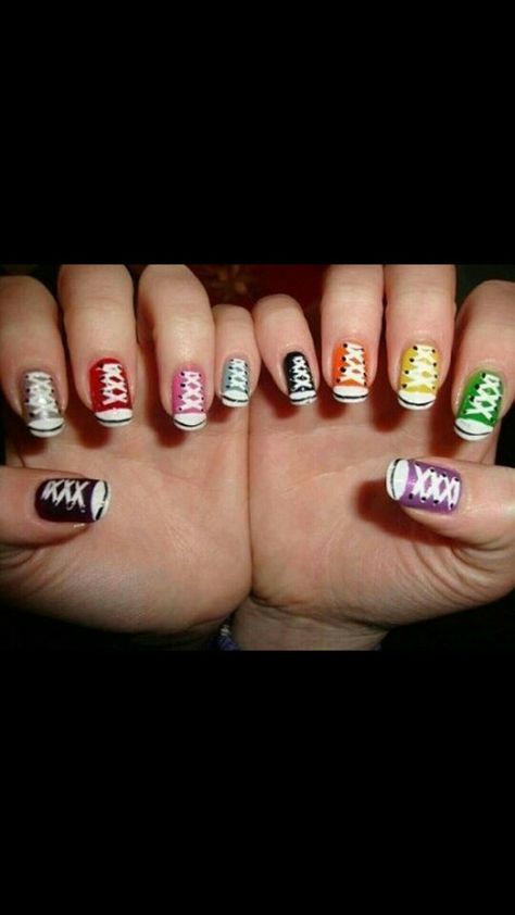 So cool Converse Nail Art, Nails 80s, Nail Fails, Sneaker Nails, Converse Nails, Do It Yourself Nails, Tenis Converse, Shoe Nails, Nails Tumblr