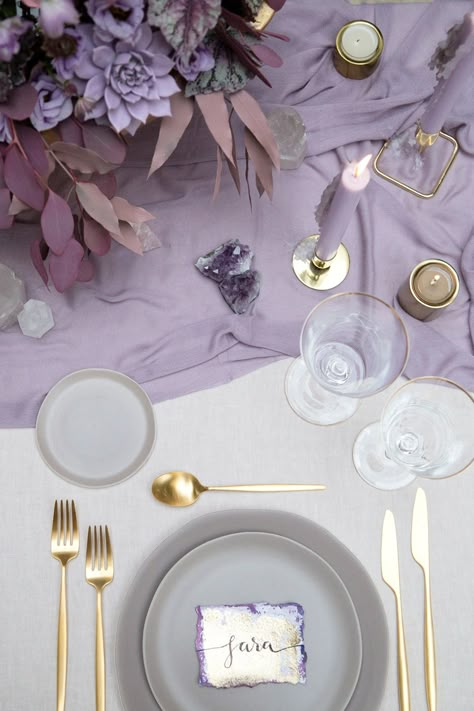 Wedding Colors Mauve, Mauve Wedding Colors, Light Purple Wedding, Wedding Reception Diy, Lila Party, Lavender Wedding Theme, Purple Party Decorations, Diy Wedding Table, Diy Wedding Reception