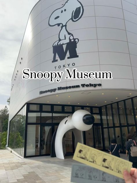 Snoopy Museum Tokyo, Snoopy Aesthetic, Snoopy Museum, Snoopy Plush, Top Places To Travel, Snoopy Wallpaper, Snoopy Pictures, Snoop Dog, Bucket List Places