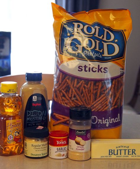 Vinger Happies, Onion Pretzels, Pretzel Recipes, Mustard Pretzels, Honey Mustard Pretzels, Penzeys Spices, Pretzel Snacks, Superbowl Sunday, Spiced Butter