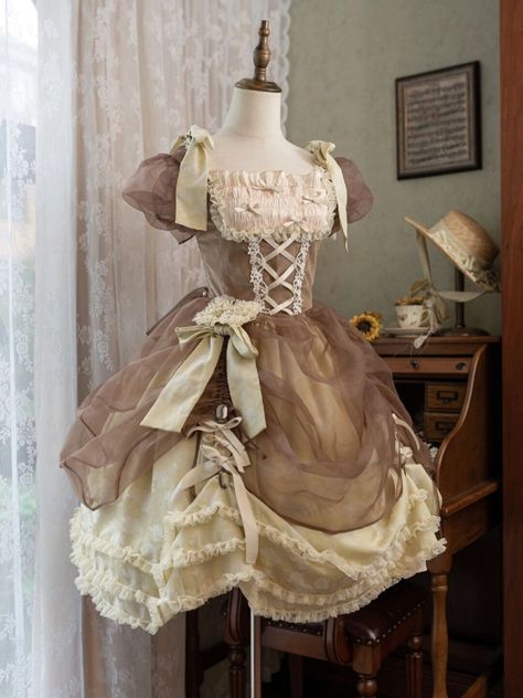 Victorian Short Dress, Doll Outfits Aesthetic, Majestic Outfits, Princess Dress Aesthetic, Majestic Dress, Coquette Dresses, Frilly Dresses, Old Fashion Dresses, Kawaii Fashion Outfits