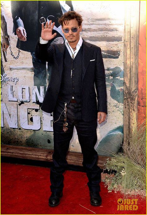 Johnny Depp "The Lone Ranger" Premiere Red Carpet in Disneyland June 22, 2013. Click picture to watch video of Johnny live at the premier. Johnny Depp Red Carpet, The Hollywood Vampires, Johnny Depp Style, A Man In A Suit, Man In A Suit, Disney California Adventure Park, The Lone Ranger, Celeb Crush, Captain Jack Sparrow