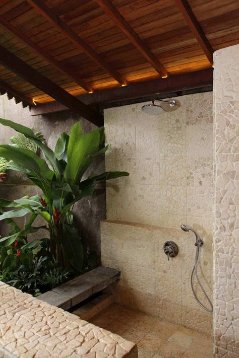 30+ Invigorating Outdoor Shower Ideas To Escape Into Nature Tropical Bathroom Decor, Outside Showers, Tropical Showers, Wooden Ceiling Design, Outdoor Bathroom Design, Tropical Bathroom, Outdoor Baths, Outdoor Bath, Bathroom Decor Apartment