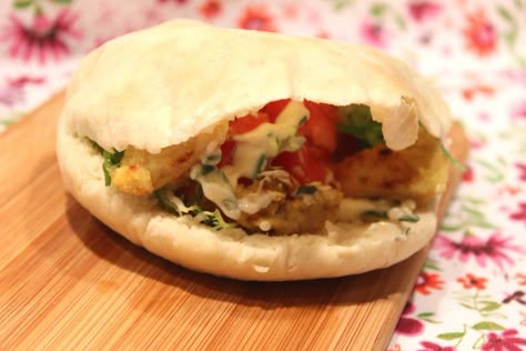 Pain pita et kebab maison - Pour ceux qui aiment cuisiner ! Pita Kebab, Pain Pita, Best Sandwich, Kebabs, Healthy Eating Tips, Wrap Sandwiches, Cooking Dinner, Tortillas, Pita