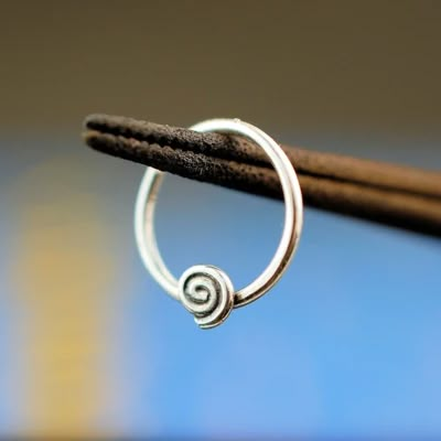 Unique Septum Jewelry Gold, Beaded Septum Ring, Nose Piercing Inspo Hoop, Septum Rings Aesthetic, Funky Septum Rings, Spiral Septum Ring, Silver Septum Jewelry, Septum Piercing Jewelry Silver, Cool Septum Rings