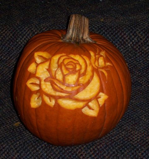 Rose Lotus Flower Pumpkin Carving, Pumpkin Carving Ideas Flower, Rose Pumpkin Carving, Flower Pumpkin Carving, Jacko Lanterns, Pumkin Ideas, Flower Pumpkin, Cute Pumpkin Carving, Pumkin Carving