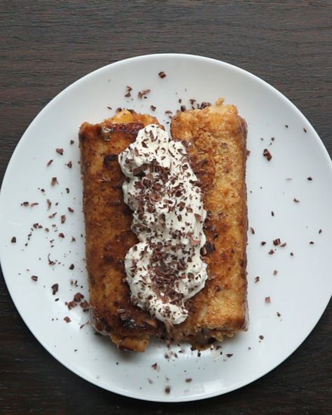 Tasty UK on Twitter: "Banoffee French Toast Roll-Ups 🤤 RECIPE: https://t.co/NFRp2ScWqk https://t.co/AvI1xnbfJN" / Twitter English Desserts, French Toast Roll Ups, French Toast Rolls, Yogurt Breakfast, Chicken And Shrimp Recipes, Healthy Meals For Two, Roll Ups, Best Breakfast, Breakfast Brunch