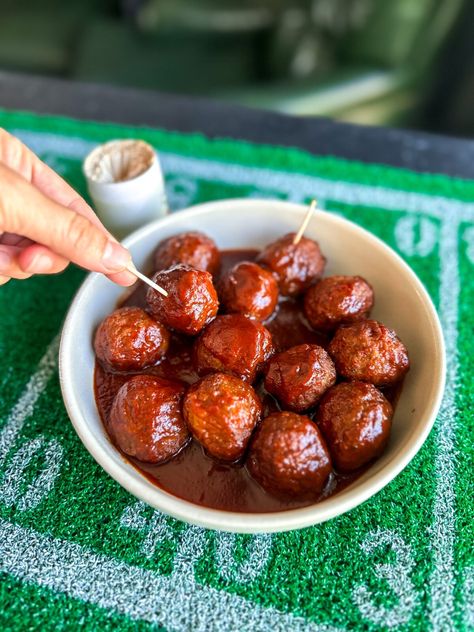 Bourbon Maple Meatballs - Little Bits of... Maple Meatballs, Basic Meatball Recipe, Basic Meatballs, Bourbon Meatballs, Asian Turkey Meatballs, Bourbon Sauce, Beef Meatballs, Frozen Meatballs, Dinner Side Dishes