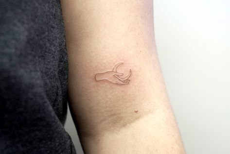 Hand Holding Moon Tattoo, Holding Moon Tattoo, Moon Tattoo Minimalist, Moon Hand Tattoo, A Moon Tattoo, Holding Moon, Dog Portrait Tattoo, Vancouver Tattoo, Minimalistic Tattoo