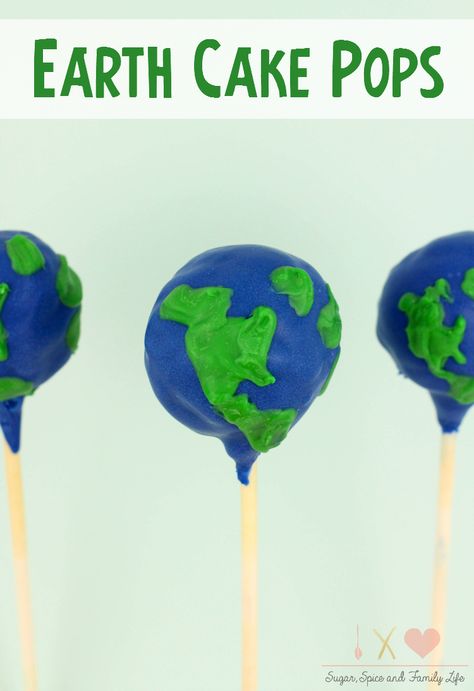 Earth Cake Pops are a kid friendly dessert treat. The cake pops are covered in a blue candy coating and decorated with green candy coating like the Earth. Cake Pops Recipe, Earth Cake, White Cake Pops, Kid Friendly Dessert, 18th Cake, Cake Pop Stands, Classroom Treats, Cake Pop Recipe, Marble Wedding