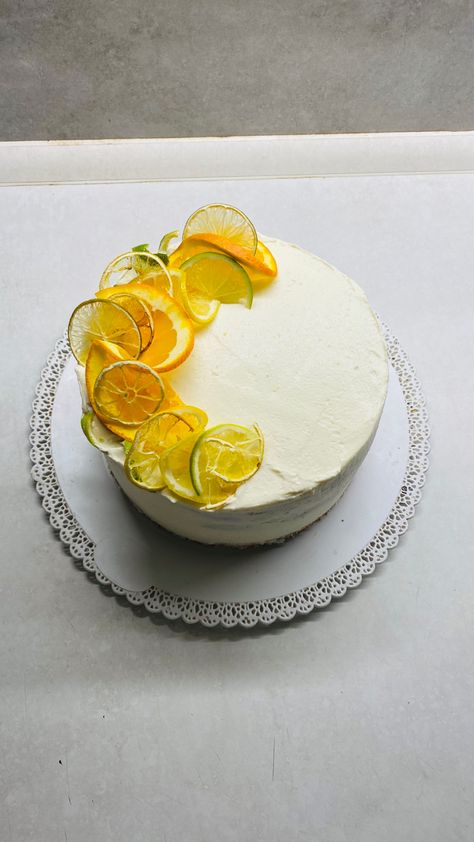 Orange And Lime Cake, Lime Cake Decoration, Orange Slice Cake, Cake Pic, Lime Wedding, Lime Cake, Cake Business, Orange Cake, Cake Designs Birthday