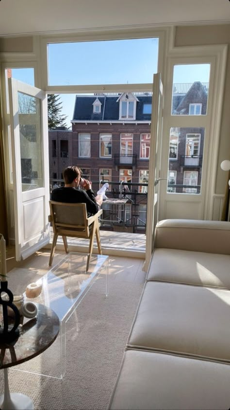 Apartment In Amsterdam, Amsterdam Apartment Aesthetic, Amsterdam Houses Interior, Amsterdam Apartment Interiors, New Zealand Apartment, Aesthetic Merry Christmas, Amsterdam Apartments, European Apartment, Amsterdam Apartment