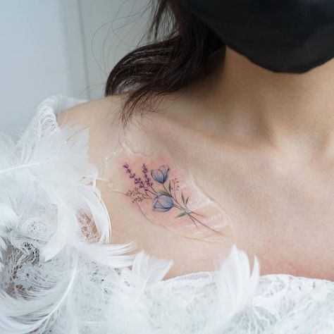 Coller Bone Tattoos Women Flowers, Unique Collarbone Tattoo, Collarbone Flower Tattoo, Flower Collarbone Tattoo, Coller Bone Tattoos Women, Under Collar Bone Tattoos, Collarbone Tattoo Ideas, Collar Bone Tattoo Quotes, Collarbone Tattoos