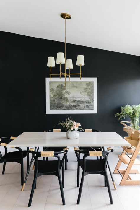 One of our favorite vendors + our favorite blogger! Check out Anna Bond's gorgeous home on Cup of Jo! Black And White Dining Room, Anna Bond, Black Accent Walls, Black Dining Room, Dining Room Colors, Dark Walls, Dining Room Inspiration, Florida Home, Black Walls