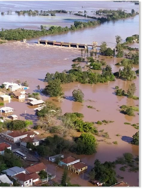 Several rivers have broken their banks in the state of Rio Grande do Sul, southern Brazil, after days of heavy rain. Authorities report 2 people have died and over 7,000 people displaced. The flooding comes just days after areas of southern... Southern Brazil, English Project, English Projects, Heavy Rain, 2 People, Rio Grande, Meeting New People, Serbia, Banks