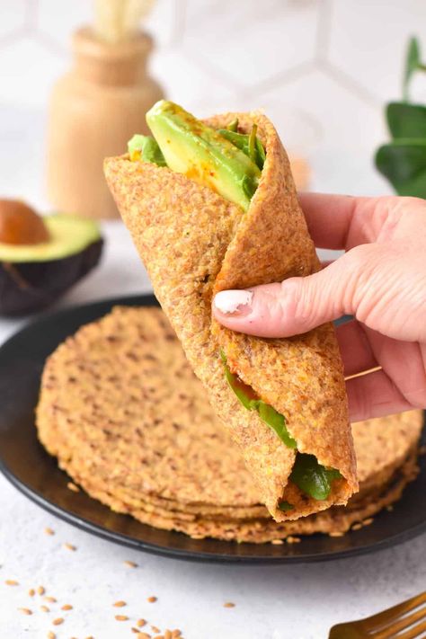 These Flaxseed tortillas are easy 2 ingredients gluten-free wraps made from ground flaxseeds and boiled water. Tofu Scrambled Eggs, Lentil Tacos Recipes, Egg Tortilla, Gluten Free Wraps, Plant Kitchen, Vegan Tacos, Sriracha Sauce, Flatbread Recipes, Vegan Eggs