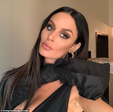 Nicole Trunfio, Grammys 2020, Third Child, Celeb Fashion, Give Birth, Giving Birth, Three Kids, Girl Crush, Celebrity Style