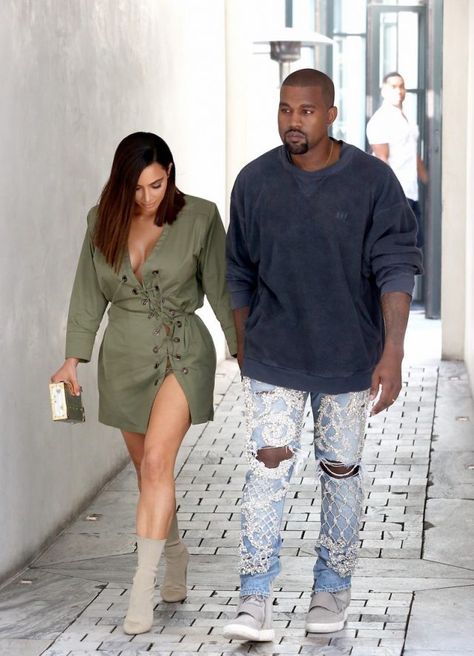 Fear Of God Jeans, Kanye West Outfits, Kanye Fashion, Urban Swag, Balmain Style, Shorter Hair, Fashion Street Style, Street Style Fashion, Fear Of God