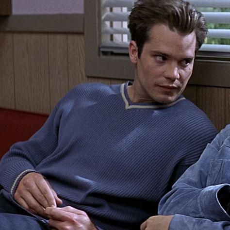 Mickey Scream 2 Icon, Mickey Altieri Icon, Timothy Olyphant Scream, Timothy Olyphant 90s, Mickey Scream 2, Mickey Altieri Scream 2, Mickey Altieri, Relaxed Hair Regimen, Scream Outfits