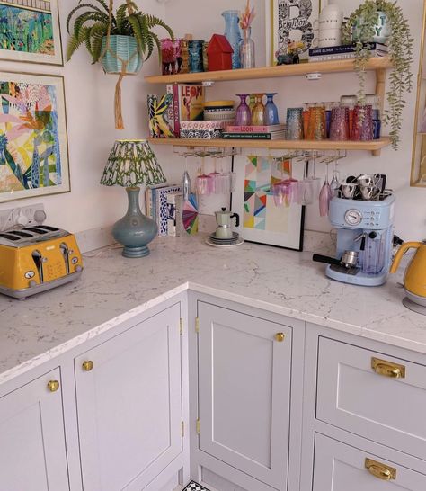 Colourful Kitchen Aesthetic, Cute Small Kitchen Decor Ideas Apartments, Millennial Home Decor, Mod Home Decor, Kitchen Decor Eclectic, Opal House Decor, Colorful Kitchen Utensils, Cool Kitchen Decor, Colorful Coffee Bar