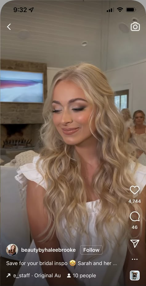 Curly Down Wedding Hair, Curled Wedding Hair, Wedding Curls, Bridesmaid Hair Inspo, Wedding Glam, Bridesmaid Hair Makeup, Hairstyle Inspo, Tight Curls, Wedding 2025