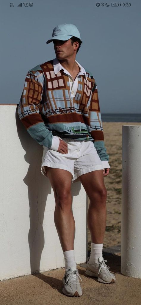 Men Wearing Crop Tops 90s, 60s Summer Fashion Men, Yatch Outfit Mens, Men's Fashion Aesthetic, Bright Male Outfits, Flamboyant Natural Outfit Men, Mens Summer Looks, Men Silver Outfit, Creative Men Outfits