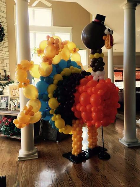 Thanksgiving Balloons, Fall Balloons, Balloon Ideas, Christmas Balloons, Balloon Sculptures, Holiday Theme, Balloon Decor, Balloon Animals, Holiday Themes