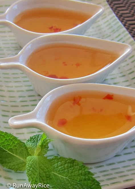 7up Vietnamese Fish Sauce Dipping Sauce (Nuoc Mam Cham) Recipe Nuoc Cham Sauce Recipe, Nuoc Mam Recipe, Vietnamese Fish Sauce, Thai Dipping Sauce, Vietnamese Fish, Nuoc Mam, Dumpling Sauce, Recipes With Fish Sauce, Homemade Sauce Recipes