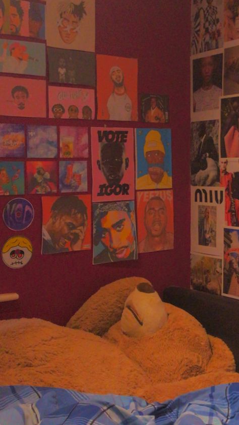 Room Ideas Aesthetic Rapper, Rapper Bedroom Ideas, Bedroom Ideas 90s Theme, Rapper Room Aesthetic, Rapper Room Decor, 90s Theme Room Decor, Rap Bedroom Ideas, Rap Room Aesthetic, Rapper Posters On Wall Bedroom