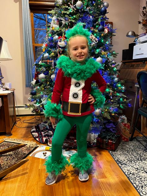 Grinch Day At School Costume, Grinch Dress Up Day At School, Grinch Dressup Ideas, Grinch Day At School Outfit, Grinch Day At School, Grinch Hair, Grinch Outfit, Grinch Day, Christmas Movie Characters