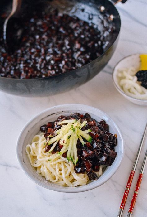 Black Bean Paste, Black Bean Noodles, Easy Korean Recipes, Bean Noodles, Wok Of Life, Korean Noodles, Woks Of Life, The Woks Of Life, Noodle Recipe