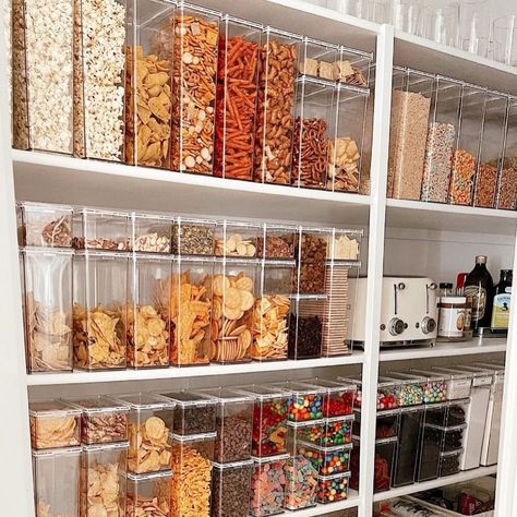 The Home Edit Pantry, Home Edit Pantry, Uncluttered Kitchen, Clutter Free Kitchen, Room Organization Bedroom, Pantry Organisation, Food Pantry Organizing, Home Edit, House Organisation