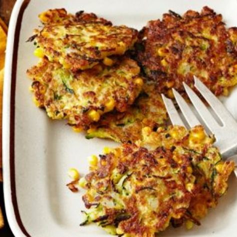 Zucchini And Corn Fritters, Zucchini Corn Fritters, Best Zucchini Recipes, Corn Fritter Recipes, Zucchini Corn, Easy Zucchini, Corn Fritters, Zucchini Fritters, Fritter Recipes