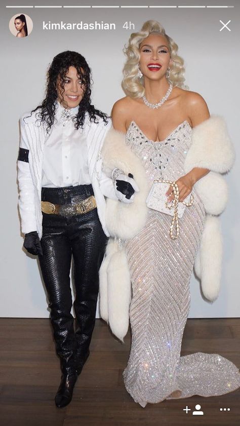 Kardashian Halloween Costume, Look Disco, Best Celebrity Halloween Costumes, Kim Kardashian Dresses, Kim And Kourtney, Celebrity Costumes, Celebrity Halloween Costumes, Cute Halloween Costumes, Creative Halloween Costumes