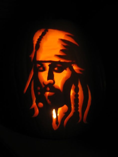 Jack Sparrow Pumpkin Carving, Pumpkin Shaving Carving, Pumpkin Carving Pirate, Pirates Of The Caribbean Pumpkin Carving, Disney Stencil, Cool Pumpkin Carving Ideas, Stingy Jack, Jackolantern Ideas, Halloween Pumpkins Carvings Designs