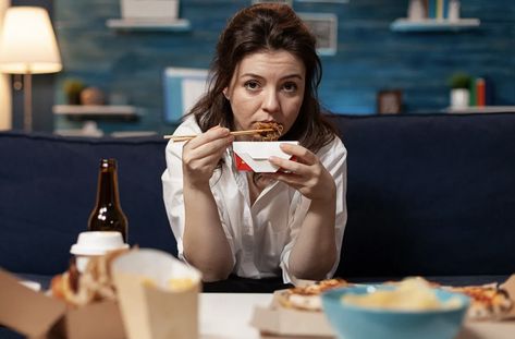 Stress eating is a typical response to life’s pressures, often leading to unhealthy food choices. #nutrition #stresseating #superfood #longevityfood #lifestyle Burger Vector, Longevity Recipes, Fermented Cabbage, Eating At Night, Sugary Drinks, Fatty Fish, Unhealthy Food, Fried Food, Healthy Alternatives