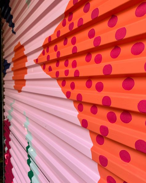 Love a dot don’t I? 👉🏼 For polka overload. Shipping Container Mural, Multimedia Room, Garage Door Mural, Wooden Fences, Door Mural, Mural Artist, Garden Mural, Door Murals, Roller Doors