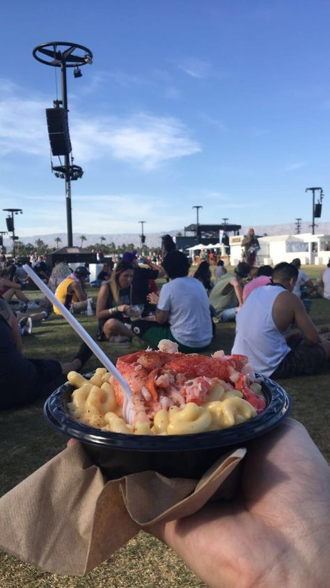 [I ate] Lobster Mac n Cheese (feat. Coachella) #TTDD#TheThingsDadsDo Food Festival Aesthetic, Food Truck Recipes, Coachella Food, Lobster Mac N Cheese, Food Truck Design Interior, Coachella Birthday, Birthday 13, Lobster Mac, Food Truck For Sale