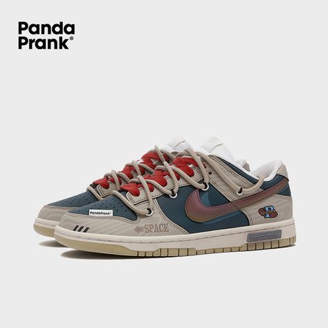 Retro Dunks, Sneakers Inspiration, Stars And Moons, Dr Shoes, Streetwear Shoes, Skate Shoe, Hype Shoes, Shoe Inspo, Aesthetic Shoes