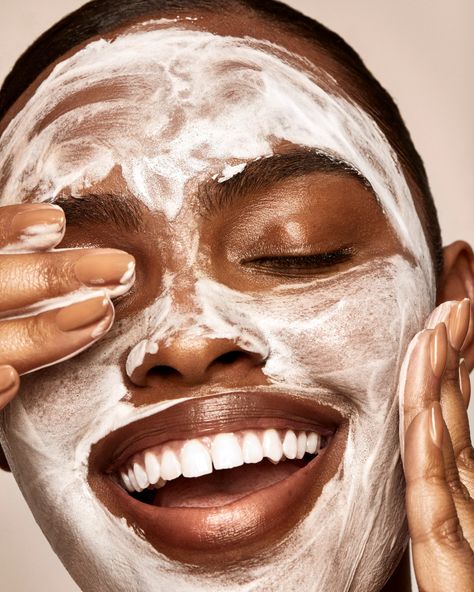 Physical vs. Chemical Exfoliation: Decoding the Best Ways to Slough Winter Skin | Vogue The Ordinary Azelaic Acid, Chemical Exfoliation, Skin Brushing, Best Skin Care, Winter Skin, Exfoliate Face, Layers Of Skin, Best Skin, Beauty Tool