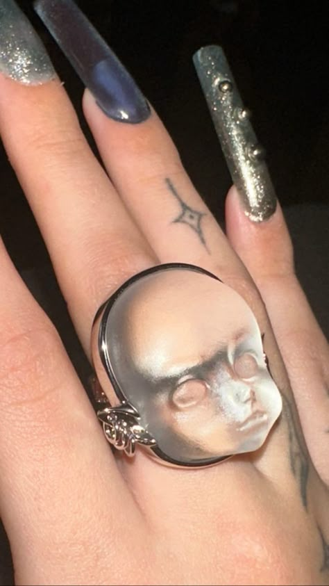 Weird Core Jewelry, Weird Jewelry Aesthetic, Teeth Fashion, Weird Rings, Weird Piercings, Strange Jewelry, Weird Accessories, Making Beaded Jewelry, Clear Jewelry