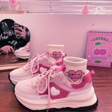 ᴊᴜᴘɪᴛᴇʀ✖️ on Twitter: "💖🌸💘🎀🍧… " Kotak Bento, College Shoes, Pastel Shoes, Girls Tennis Shoes, Pink Kawaii, Dr Shoes, Mesh Heels, Streetwear Shoes, Kawaii Shoes