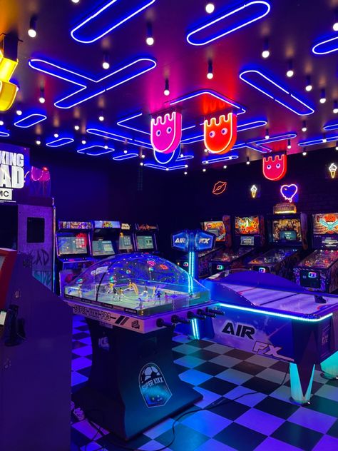 Arcade Bar, Gaming Lounge, Arcade Room, Arcade Game Room, Retro Arcade, Salou, Game Room Design, Summer Bucket Lists, Night Aesthetic