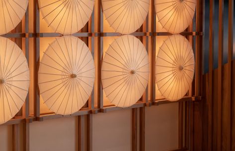 Taka London | B3 Designers Wall Japanese Style, Japanese Feature Wall, Japanese Style Office Design, Japanese Branding Design, Japanese Teppanyaki, Japanese Bar, Japanese Joinery, Chinese Interior, Cafe Shop Design