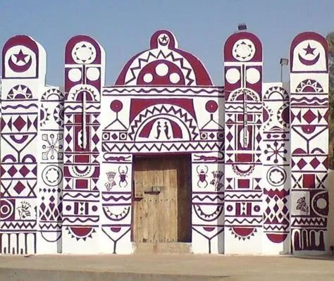 Natural Home- Mud House From All Over the World – Andrea Blossom Nubian Motifs, Nubian Village, Upper Egypt, African House, Mud House, Afrique Art, Unusual Buildings, Vernacular Architecture, Cool Breeze