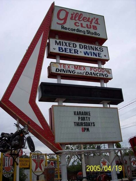 Mickey Gilley's nightclub Pasadena, Texas I was there.....when I was 16!!! Pasadena Texas, Texas Places, Movie Locations, Urban Cowboy, Loving Texas, Texas Girl, Texas History, Honky Tonk, Before Midnight