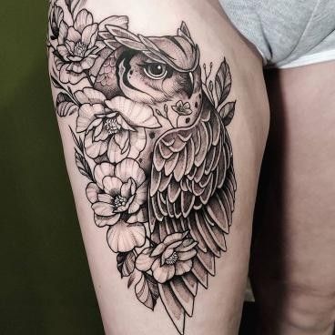 Half Sleeve Tattoo Upper Arm, Owl Thigh Tattoos, Holiday Tattoo, Owl Tattoo Sleeve, Owl Tattoo Drawings, Anniversary Tattoo, Cute Owl Tattoo, Shoulder Sleeve Tattoos, Small Neck Tattoos