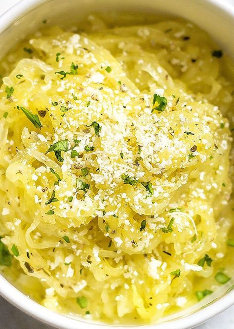 Lemon Garlic Butter Spaghetti Squash — Eatwell101 Butter Squash Recipe, Garlic Spaghetti Squash, Garlic Parmesan Spaghetti Squash, Healthy Squash Recipes, Parmesan Spaghetti Squash, Lemon Spaghetti, Garlic Spaghetti, Lemon Garlic Sauce, Baked Spaghetti Squash