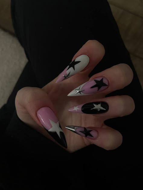 Halloween Nails Diy, Punk Nails, Goth Nails, Edgy Nails, Nails Now, Grunge Nails, Glow Nails, Nails Only, Girls Nails